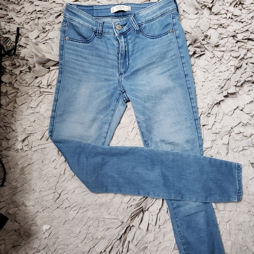 Low cut jeans